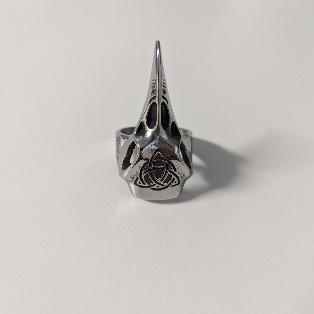 Unique ring